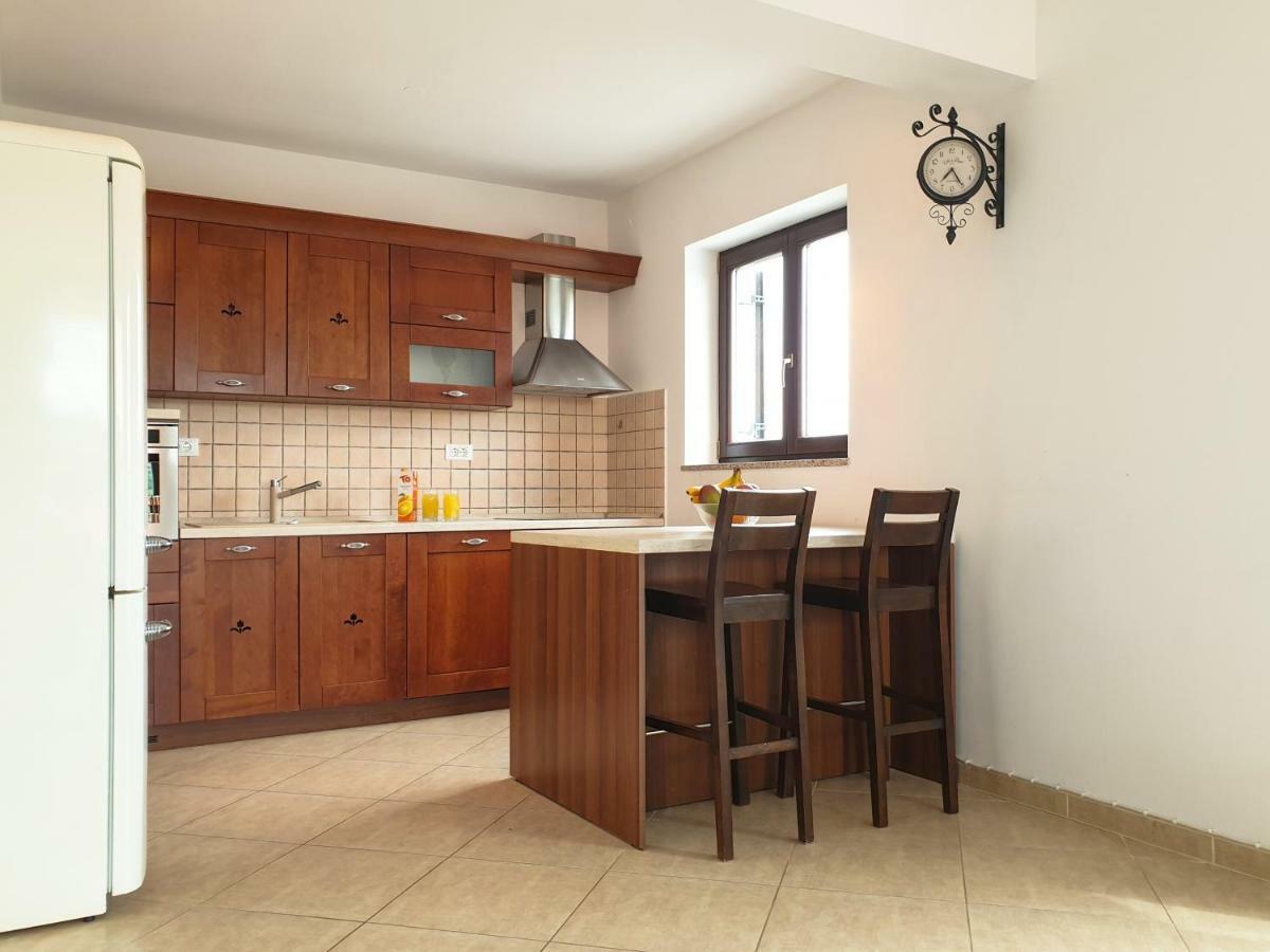 Apartment Oliva Yourcroatiaholiday Premantura Bagian luar foto